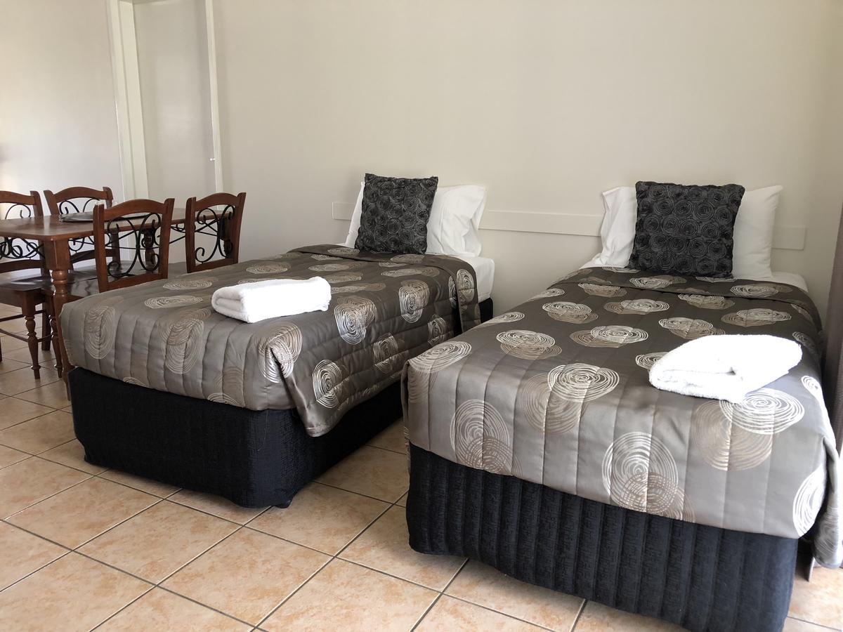True Blue Motor Inn Rockhampton Esterno foto